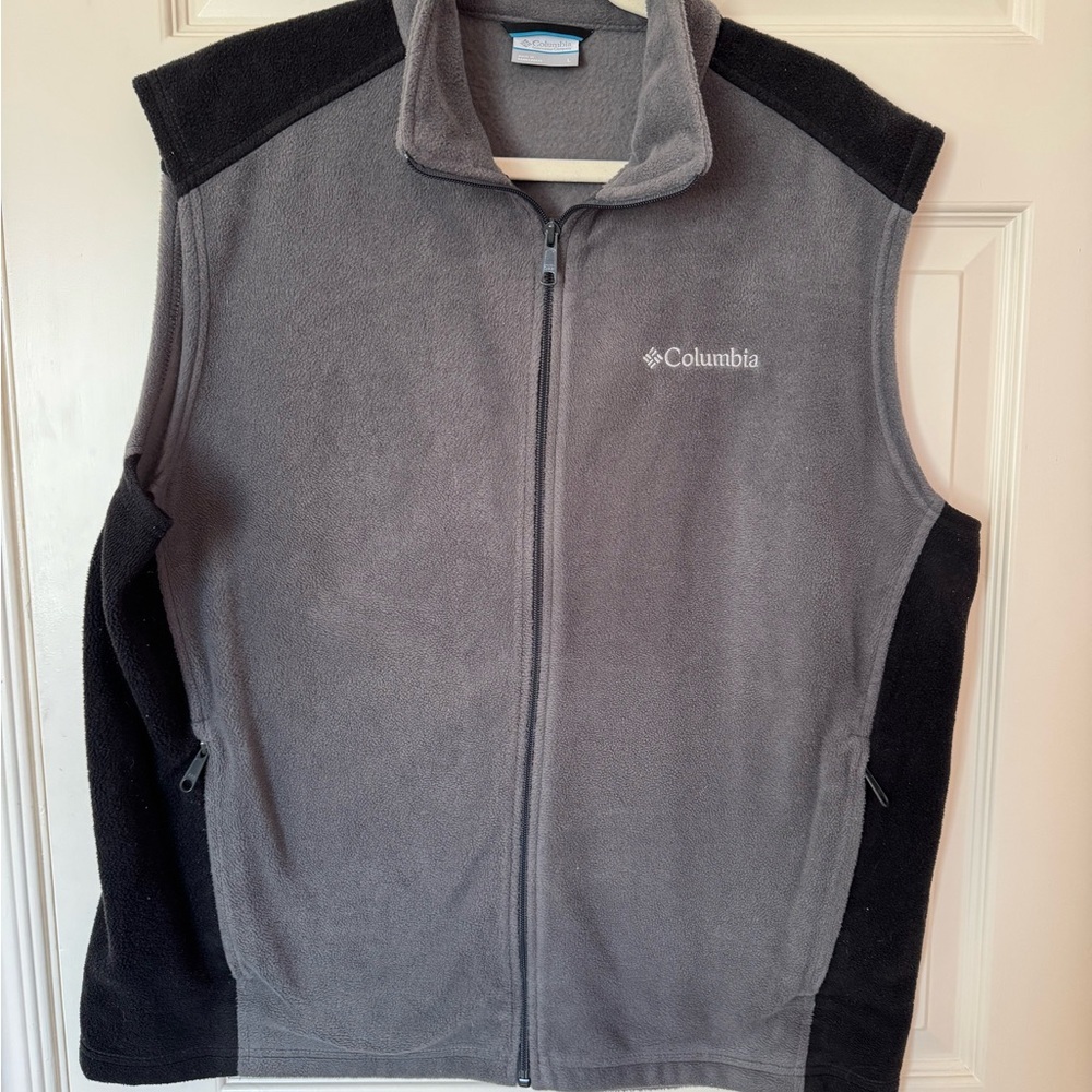 Columbia Gray and Black Fleece Vest